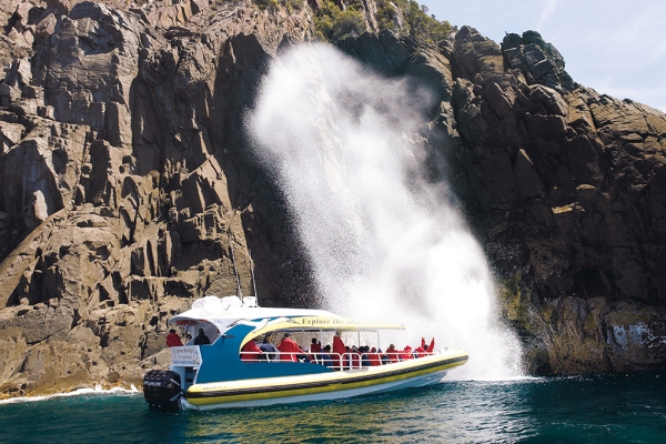 Bruny-Island-Cruise-001.jpg